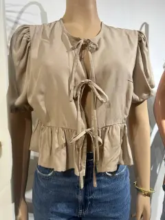 Blusa de lazos